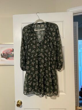 Abercrombie & Fitch Forest Green Floral Button-Up Blouse